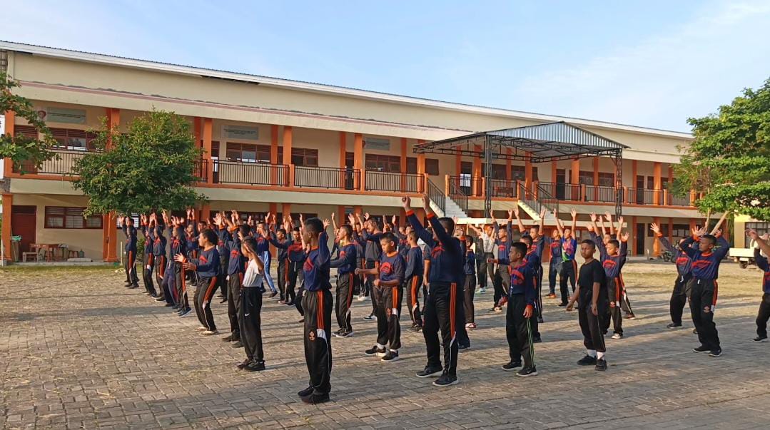 Santri At-Tajdid Sambut Hari Anak Nasional dengan Senam Anak Indonesia Hebat dan Lagu Kebangsaan